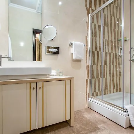 Hotel Evropa 4*